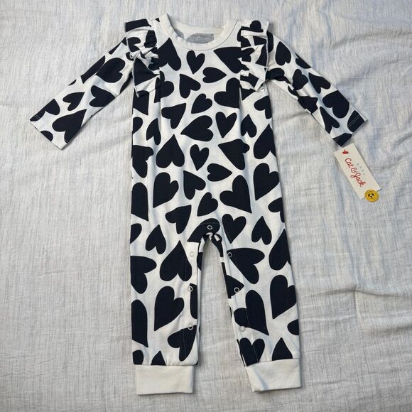 NWT Cat & Jack Baby Girl's Heart Ruffle Romper classic black white print 12 mths - Picture 1 of 9